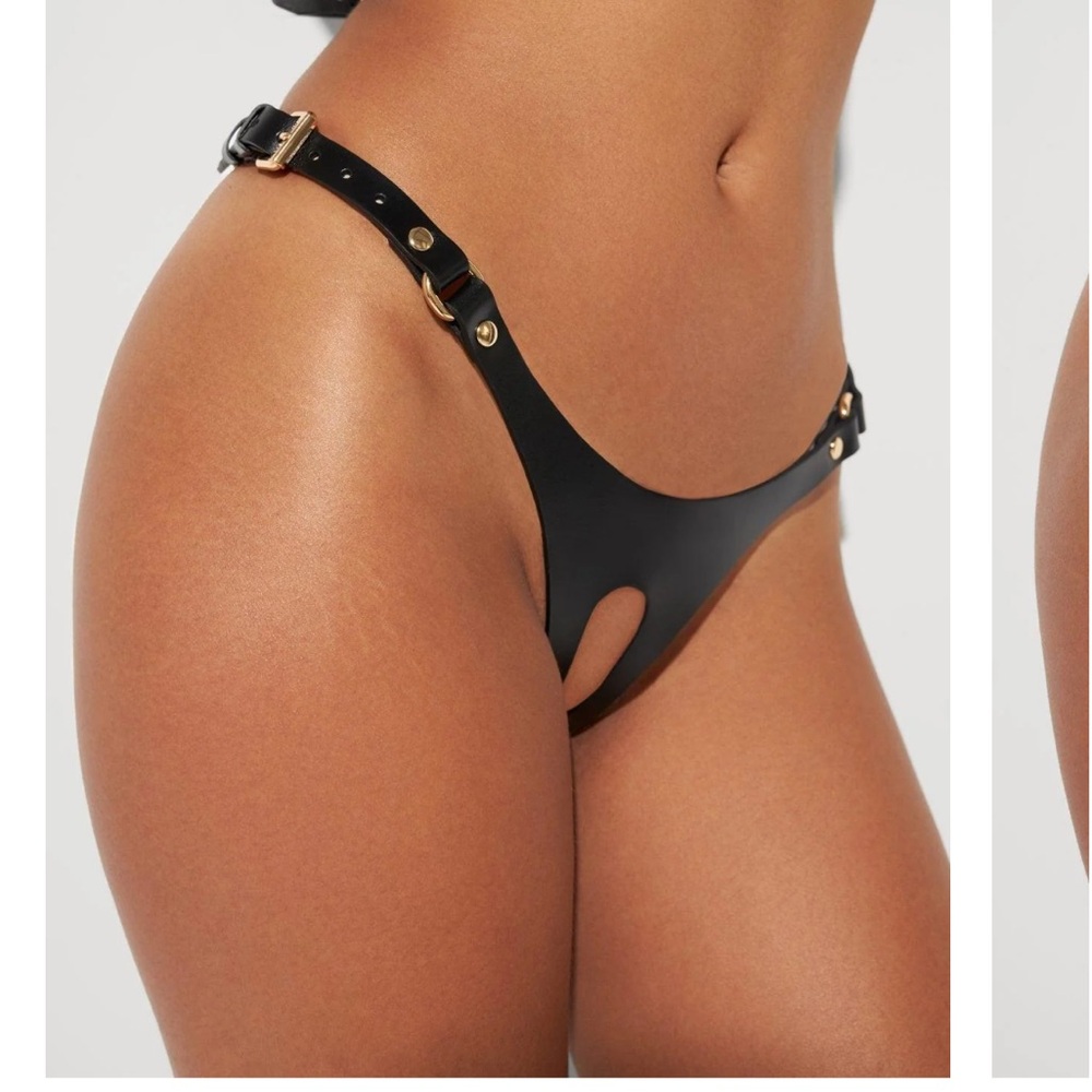Ari Leather Crotchless Panties in Black